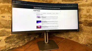 REVIEW Philips 34B2U5600C - un monitor curbat profesional care te transformă într-un titan al eficienței. Cum sporește productivitatea, îți încarcă laptopul și reduce consumul energetic