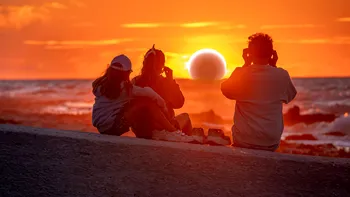 La ce oră și unde se vede cel mai bine în România eclipsa de soare. Tot ce trebuie să ştii despre fenomenul spectaculos