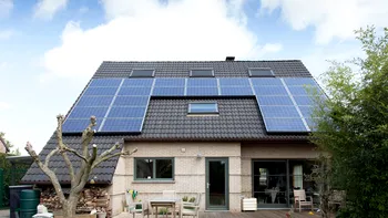 Merită panourile fotovoltaice dacă ai o factură de numai 150 de lei? De la ce consum începe să fie atractivă investiția