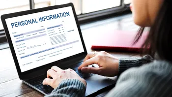 Mesajele trimise de pe laptopul de serviciu sunt private? Ce poate verifica angajatorul