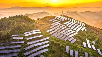 Unde mai pot fi montate panourile solare? Franța, Sicilia și Elveția au găsit soluții fără să sacrifice terenurile
