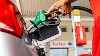 Vacanță cu mașina în august? Cele mai scumpe și cele mai ieftine țări din Europa pentru alimentarea cu carburant