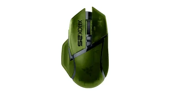 Xbox sărbătorește 25 de ani cu o colecție de accesorii în verde translucid, inspirată de consola originală