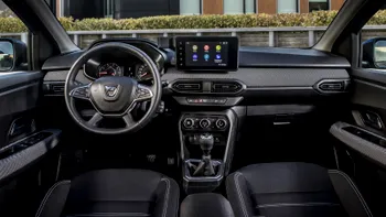 Dacia Sandero second hand cu dotări puține: când merită versiunea simplă și când regreți economia