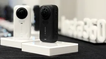 Noua cameră care filmează la 360 de grade vrea să înlocuiască trei dispozitive dintr-o singură mișcare