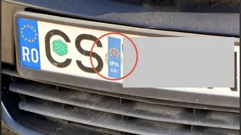 Ce legătură au stickerele IPA cu Poliția. Motivul pentru care unii șoferi le afișează pe mașini