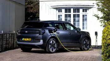 Planul auto pentru 2030 ar putea fi schimbat în Marea Britanie, chiar când vânzările de electrice cresc puternic