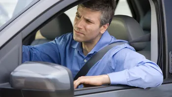 Poți conduce dacă ai epilepsie? În ce condiții poate fi eliberat sau păstrat permisul auto în România