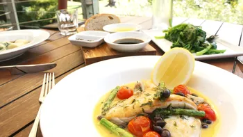 Ce să nu comanzi niciodată într-un restaurant turistic. Preparatele evitate de localnici şi bucătari