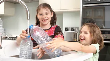 Cât vor plăti bucureștenii în plus pentru apă după scumpire. Calcule pentru consumuri de 7, 10, 12 și 14 metri cubi