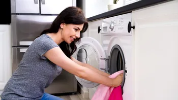 Ce electrocasnice ar fi bine să eviți între orele 19:00 și 23:00. Recomandările făcute în contextul presiunii asupra sistemului energetic
