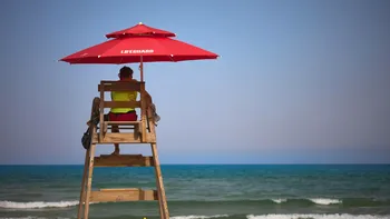 Reguli noi pentru turiști pe litoral: amendă dacă refuzi să ieși din apă. Ce obligații vor avea și administratorii plajelor
