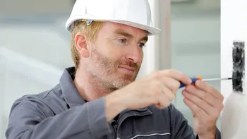 Cât câștigă un electrician în Norvegia. Salariul pe oră și cât primește în plus pentru orele suplimentare