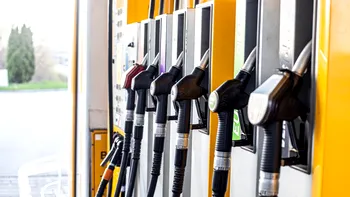 Cum reușește Bulgaria să ieftinească carburanții, în timp ce România are printre cele mai mari prețuri din regiune