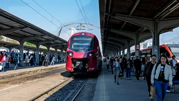 Ce se schimbă pentru călătorii CFR după noile reguli. Întârzierile vor fi făcute publice, iar trenurile trebuie să recupereze din timpul pierdut