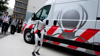 VIDEO | Prima „ambulanță” pentru roboți vine cu ingineri, iar dacă „pacientul” nu poate fi „resuscitat”, este înlocuit. Unde se întâmplă și de ce ar putea deveni indispensabilă