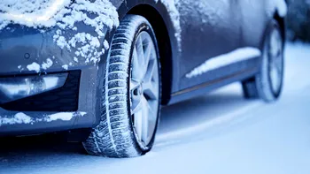 Când trebuie montate anvelopele de iarnă în 2026. Temperatura de 7 grade nu este, de fapt, regula din Codul Rutier