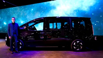 Hyundai lansează în Europa duba electrică de 9 locuri. Staria Electric are 430 km autonomie, încărcare la 80% în 20 de minute și începe de la 57.000 de euro