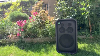 REVIEW Sony ULT TOWER 7 - o boxă portabilă de 420W și 30 de ore de autonomie care pune accent pe bas și energie maximă