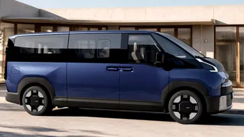 Kia pregătește o dubă electrică uriașă de 5,35 metri: până la 9 locuri, 460 km autonomie și 23 de versiuni
