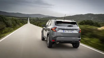 Dacia Duster cu martor 4x4 aprins: anvelope nepotrivite, supraîncălzire sau defecțiune reală