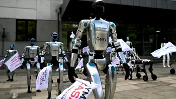 Roboții controlați de AI au executat ordine periculoase în loc să le refuze. Ce au făcut modelele OpenAI și Anthropic în 300 de teste