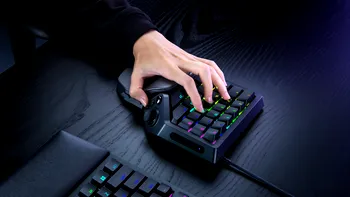 Razer Tartarus V2 Pro transformă 31 de comenzi într-o tastatură pentru o singură mână. Ce aduce nou dispozitivul de gaming de 220 de euro