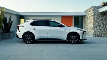 Toyota începe să recupereze terenul la electrice: aproape 5.000 de SUV-uri vândute într-o lună, iar prețurile coboară