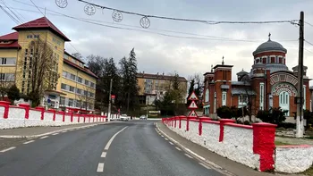 Orașul din România în care sunt mai multe locuințe decât familii. De ce au rămas atât de multe case goale