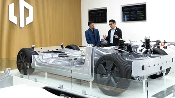 Mașinile electrice ar putea scăpa de bateria de 12V. Soluția ingenioasă a inginerilor Leapmotor care schimbă modul în care funcționează automobilele