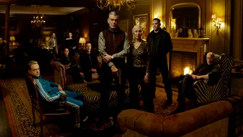 „MobLand” se întoarce și e mai periculos ca niciodată pe SkyShowtime. Am văzut primele patru episoade din sezonul 2, cu Tom Hardy, Helen Mirren și Pierce Brosnan REVIEW
