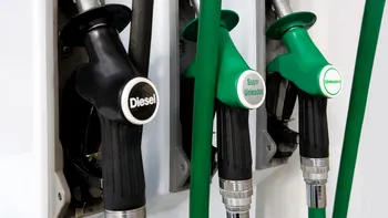 Cât s-au scumpit carburanții în România într-un singur an. Ce arată datele Eurostat