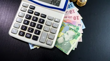 Când trebuie să plătești impozit dacă ai câștigat la pariuri, Loto sau cazino. Cât îți oprește statul în 2026