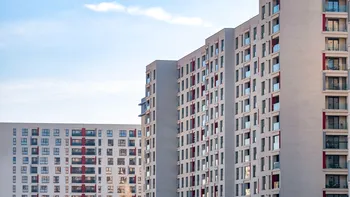 Cât a ajuns să coste un apartament nou în București. Tinerii găsesc tot mai greu o locuință pe care să și-o permită