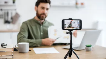 Tot ce trebuie să știe influencerii și ce spune legea în Europa despre noile reguli CNA. George Simion invocă pragul de 500.000, dar situația este diferită
