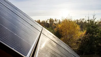 Cât mai produc panourile fotovoltaice în septembrie, octombrie și noiembrie. Diferența uriașă față de lunile de vară