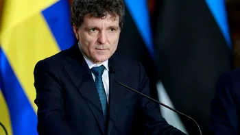 Mesajul lui Nicușor Dan în prima zi de școală: „Școala trebuie să formeze adulți cu simț critic”. Ce le-a transmis elevilor și părinților