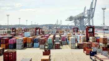 România cumpără din străinătate cu 19,3 miliarde de euro mai mult decât vinde. Ce produse ne adâncesc deficitul comercial