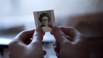 Când trecutul nu mai poate fi ascuns: „Ultimele scrisori ale bunicii”, filmul despre o familie ruptă de istorie. Când vezi filmul în cinema
