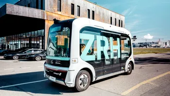 Aeroportul unde autobuzul vine fără șofer: două vehicule autonome de nivel 4 circulă deja singure prin Zürich