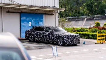 BYD pregătește o limuzină electrică de 5,5 metri cu baterie solid-state. Chinezii vor să intre pe teritoriul Rolls-Royce