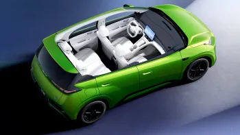 Cea mai ieftină electrică BYD crește cu 42,5 cm și primește scaune cu masaj. Dolphin Surf este deja în România
