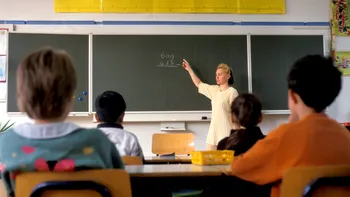 Criză de profesori calificați în școlile din București. La ce materii se găsesc tot mai greu cadre didactice