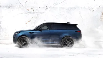 Range Rover Sport devine electric și promite peste 600 km autonomie. Prețul îl duce însă direct în liga de 130.000 de euro