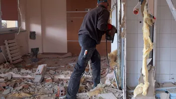 Proprietarii care au dărâmat un perete în apartament pot avea probleme la vânzare. Când trebuie actualizat cadastrul
