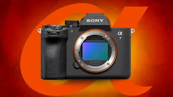 Sony A7 V conduce clasamentul camerelor mirrorless, dar Canon și Fujifilm recuperează teren