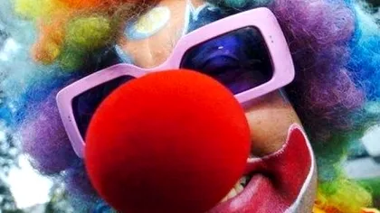 Elemente de poveste: Un clown, un furt, un iPad si Steve Jobs
