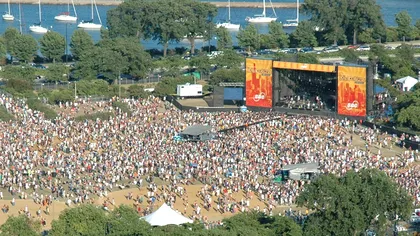 Click Play! Lollapalooza e live pe YouTube