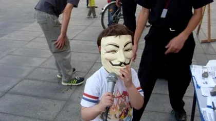 Anonymous hacked: Contul de Twitter al hackerilor, spart