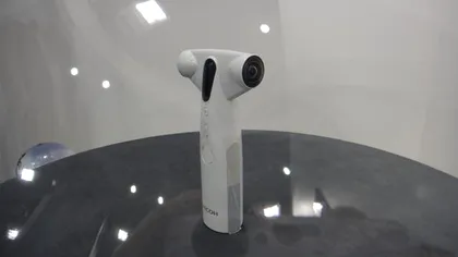 Ricoh iti ia ochii cu o camera omnidrectionala